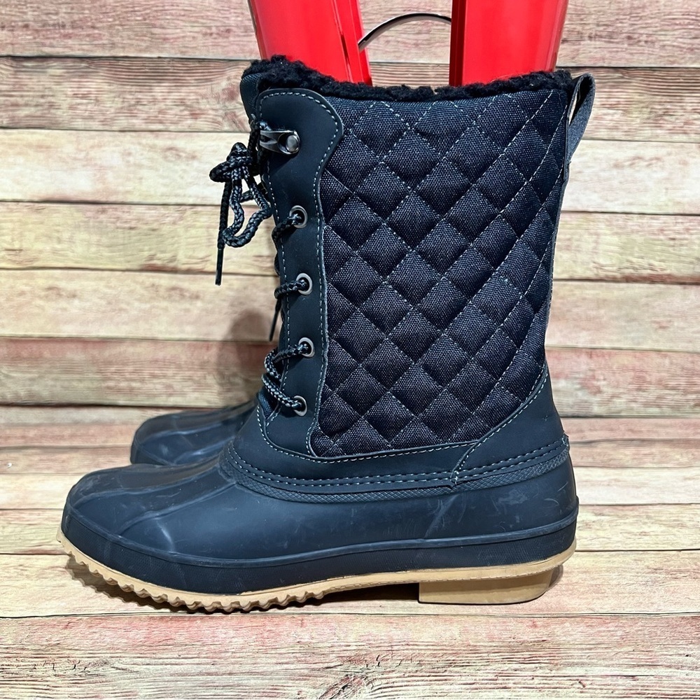 Khombu Black Quilted Lace Up Boots